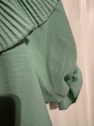 Camisa verde agua con volantes