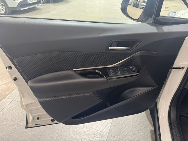 Toyota C-HR 1.8 125H Dynamic Plus