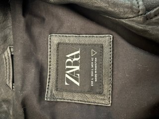 Chaqueta de piel negra Zara