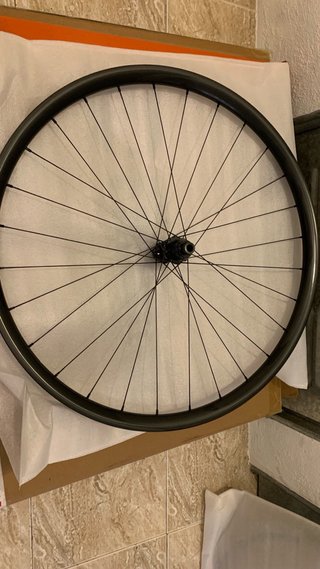 Ruedas Carbono MTB 29”, a estrenar.