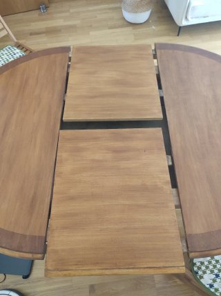 Mesa de madera redonda extensible