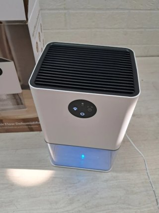 Deumidificatore per la casa bianco e blu