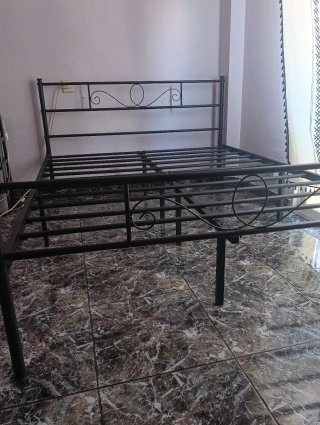 Estructura cama metal negra 135×190