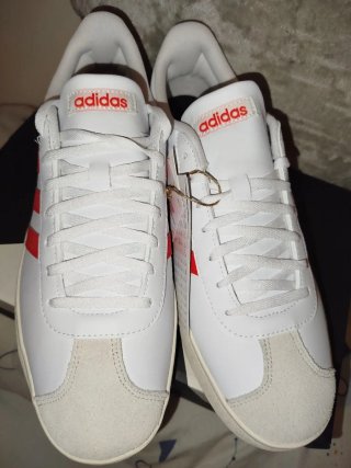 Zapatillas Adidas Blancas y Rojas