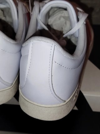 Zapatillas Adidas Blancas y Rojas
