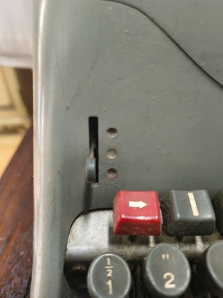 Máquina de escribir Hispano Olivetti Lexicon 80