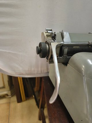 Máquina de escribir Hispano Olivetti Lexicon 80