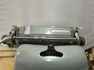 Máquina de escribir Hispano Olivetti Lexicon 80