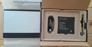 Wacom Intuos Creative Pen & Touch Tablet