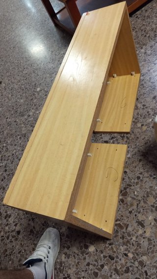 Mueble de madera rectangular