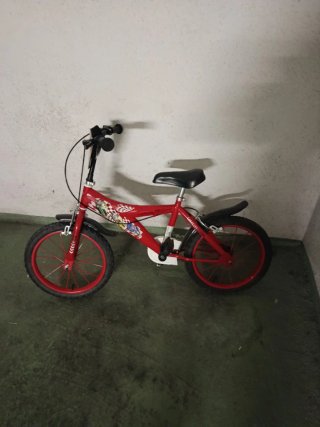 Bicicleta infantil roja Cars