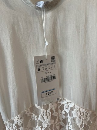 Vestido encaje Zara beige/blanco