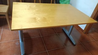 Mesa de estudio madera regulable de altura