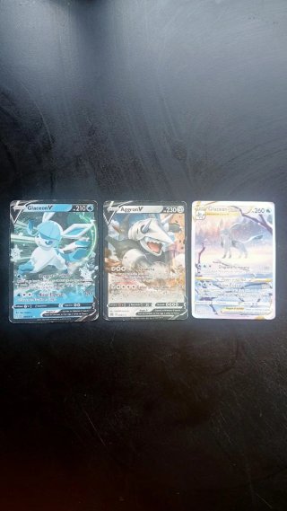 Cartas Pokémon Glaceon V y Aggron V