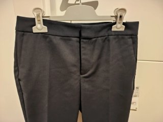 Pantalones negros vestir con detalle