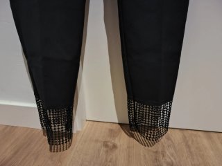 Pantalones negros vestir con detalle