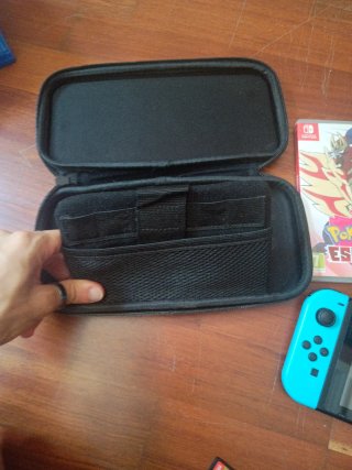 Nintendo Switch + 3 Juegos + Funda Pikachu