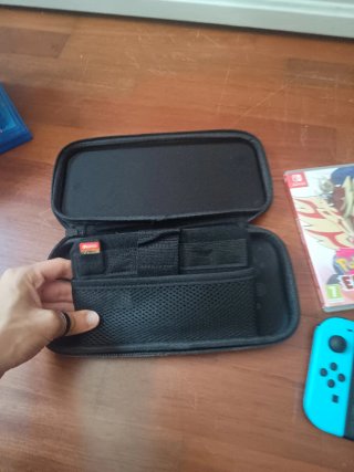 Nintendo Switch + 3 Juegos + Funda Pikachu