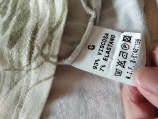 Camiseta de mujer con estampado floral