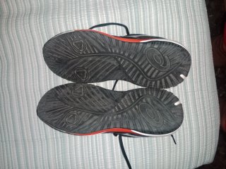 Zapatillas Asics Tenis/Pádel Negras y Rojas