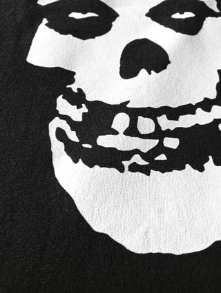 T-Shirt Misfits Preta
