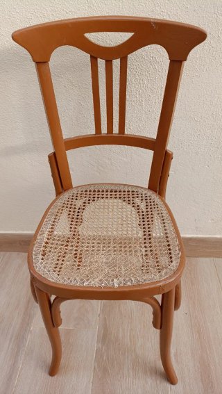 Silla de madera "Tonet" con asiento de rejilla