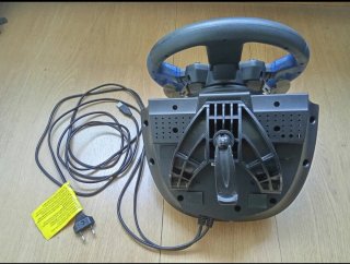 Volante Thrustmaster PS4/PS5