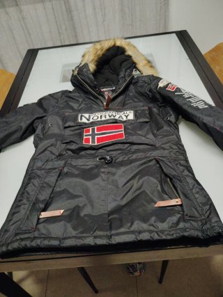 Chaqueta Geographical Norway Negra y Roja