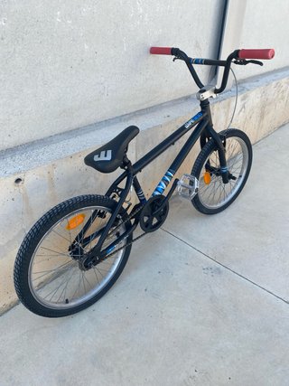 Bicicleta BMX Decathlon Wipe 300