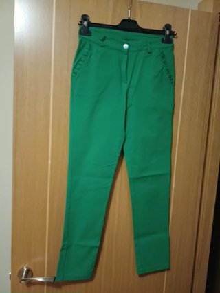 Pantalones de mujer verdes y negros
