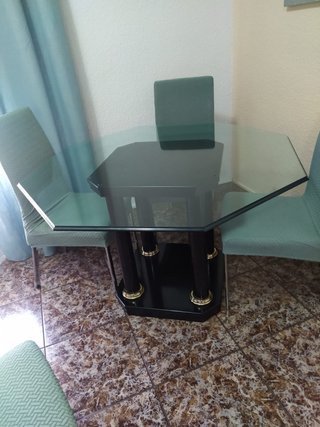 Mesa de cristal y metal negra