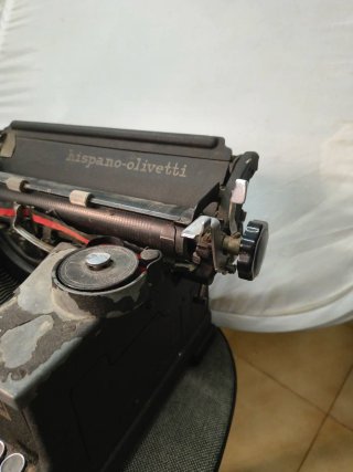 Máquina de escribir Hispano Olivetti HO M40