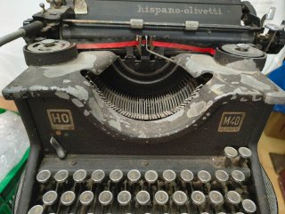 Máquina de escribir Hispano Olivetti HO M40
