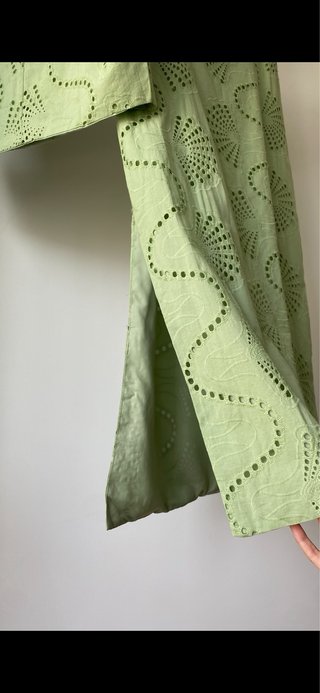 Conjunto invitada top y falda verde