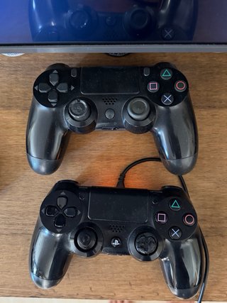 PS4 Slim 500GB Negra + Mandos