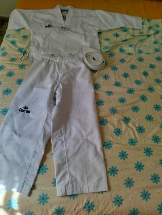 Kimono Taekwondo Talla 130 cm + Cinturón Blanco