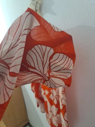 Camisa de verano con estampado floral