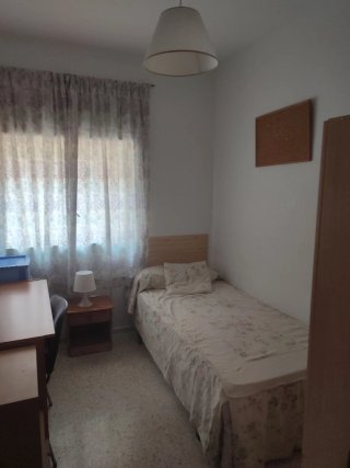 Alquilo habitación en Parque Cruz Conde