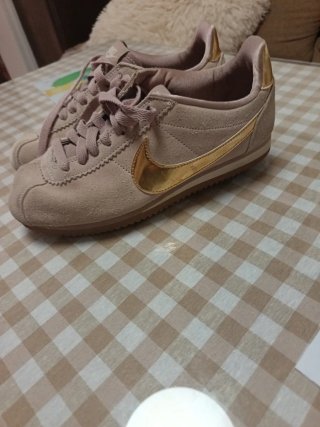 Nike Cortez Rosa y Dorado Talla 36
