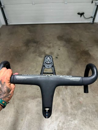 Grupo Shimano Ultegra 11v y manillar con potencia
