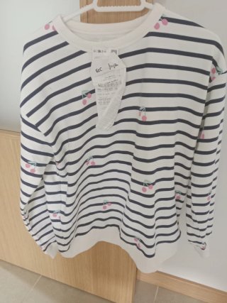 Sudadera sfera corte ingles rayas y cerezas Talla
