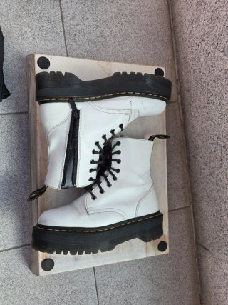 Botas Dr. Martens Jadon Blancas Plataforma