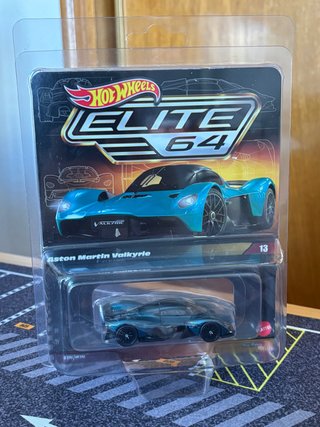 Hot Wheels Aston Martin Valkyrie Elite 64