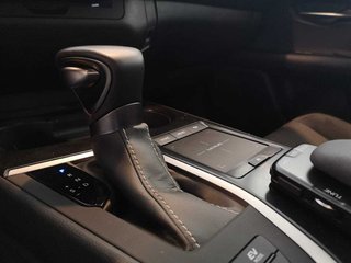 Lexus UX 250H BUSSINES 2WD