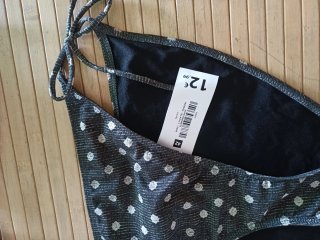 Bikini plateado y negro con lunares
