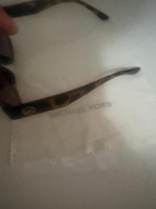 Gafas de sol Guess Tortoise