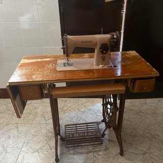 Máquina de coser Singer antigua