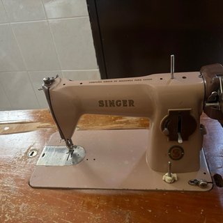 Máquina de coser Singer antigua