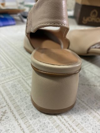 Latouche Zapatos Tacón Bajo Slingback Beige