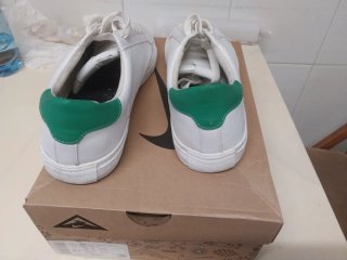 Zapatillas Pull&Bear Blancas y Verdes Talla 44
